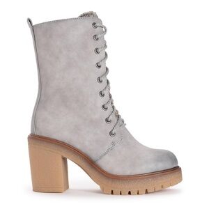 Gray Lace-Up Ankle Boots Muk Luks Riser Jazz